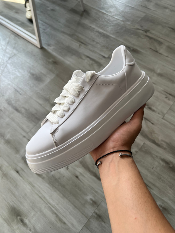 ونس سفید کفه طبی zara